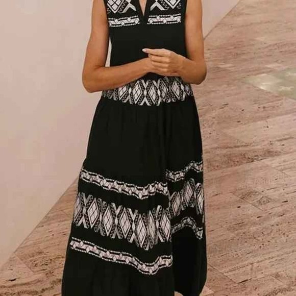 CHICO'S Black & White Tiered Embroidered Linen A-Line Maxi Dress‎ - NWT - Picture 1 of 16